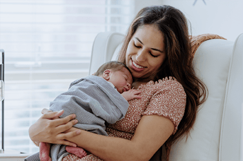 return to work or take a mom pause after having a baby